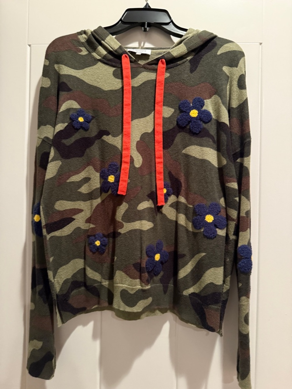 Camo Floral Appliqué Hoodie Sweater - Green